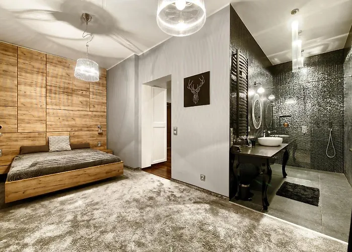 Circum Apartment *