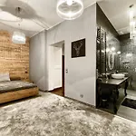 Circum Apartment *